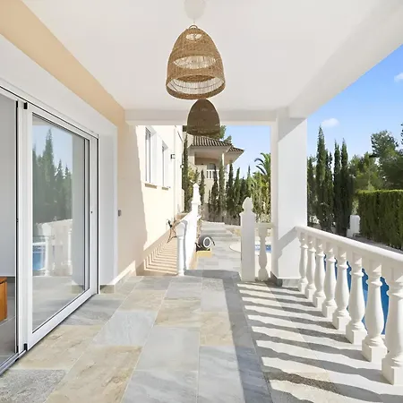 Kip, Private Pool & Jacuzzi Surrounded By Nature