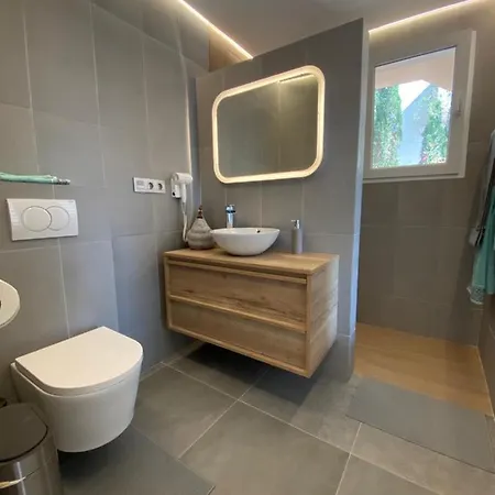 Kip, Private Pool & Jacuzzi Surrounded By Nature Villa